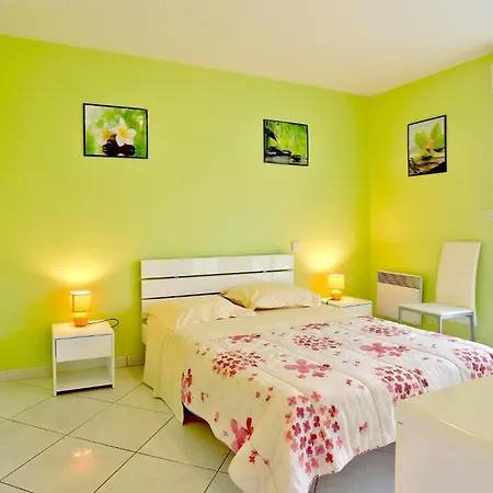Beautiful Home In Courtils With Wifi Courtils
