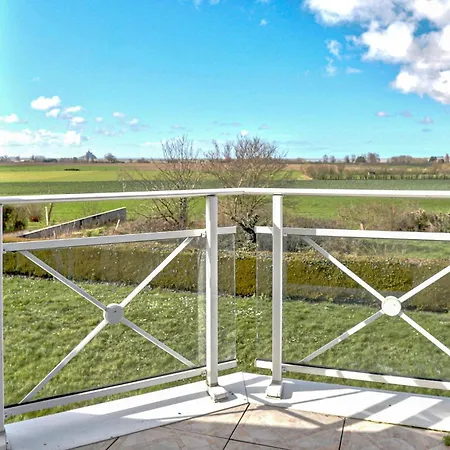 Holiday home 4 Bedroom Awesome In *
