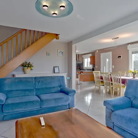 Beautiful Home In Courtils With Wifi *