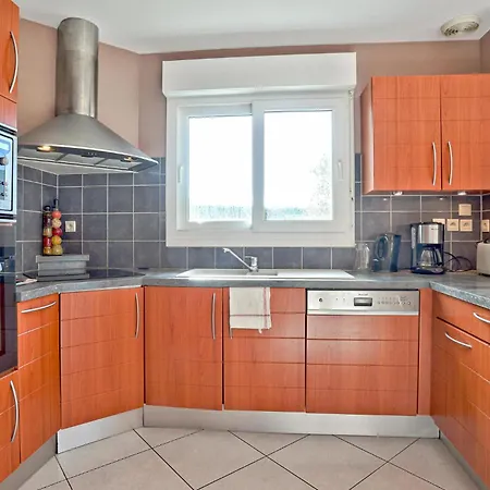 Beautiful Home In Courtils With Wifi