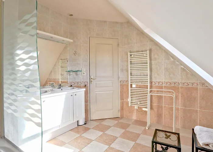 Casa vacanze 4 Bedroom Awesome In Courtils