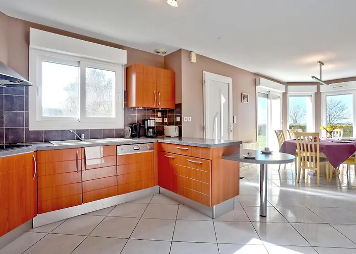 4 Bedroom Awesome In *