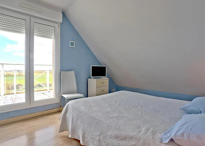 4 Bedroom Awesome In * Courtils