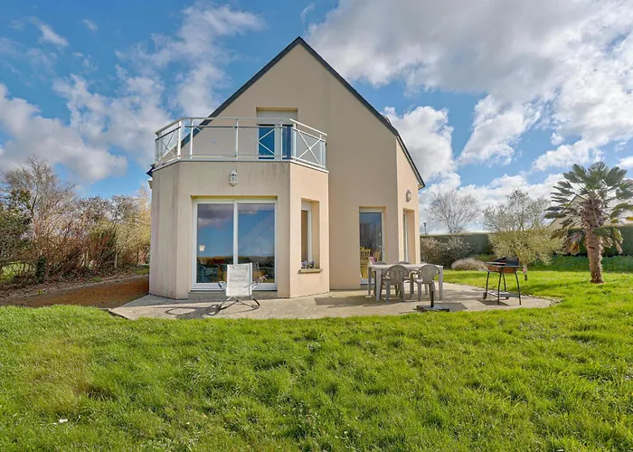 4 Bedroom Awesome In Courtils